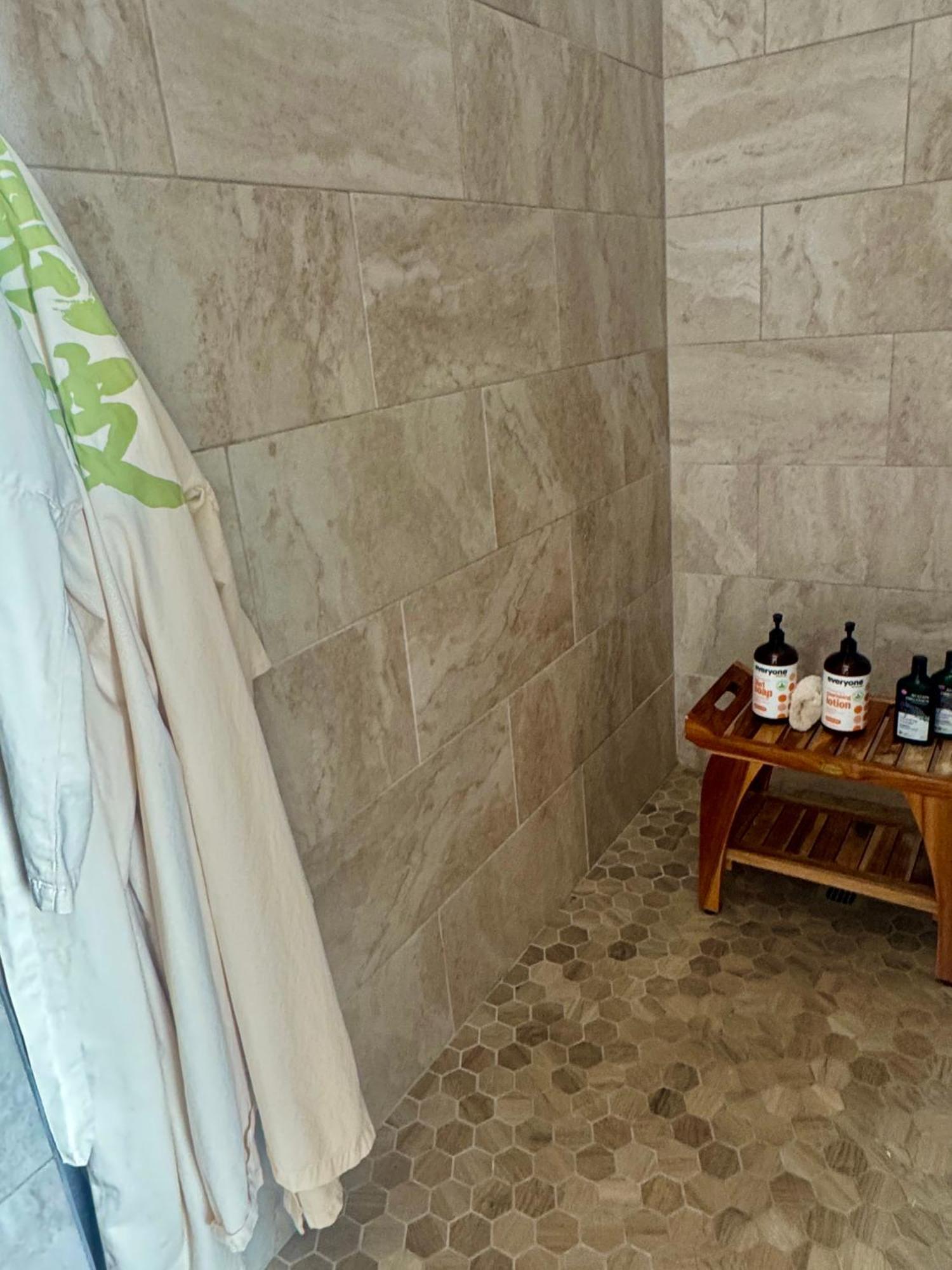 New Private & Intimate Retreat Holiday home