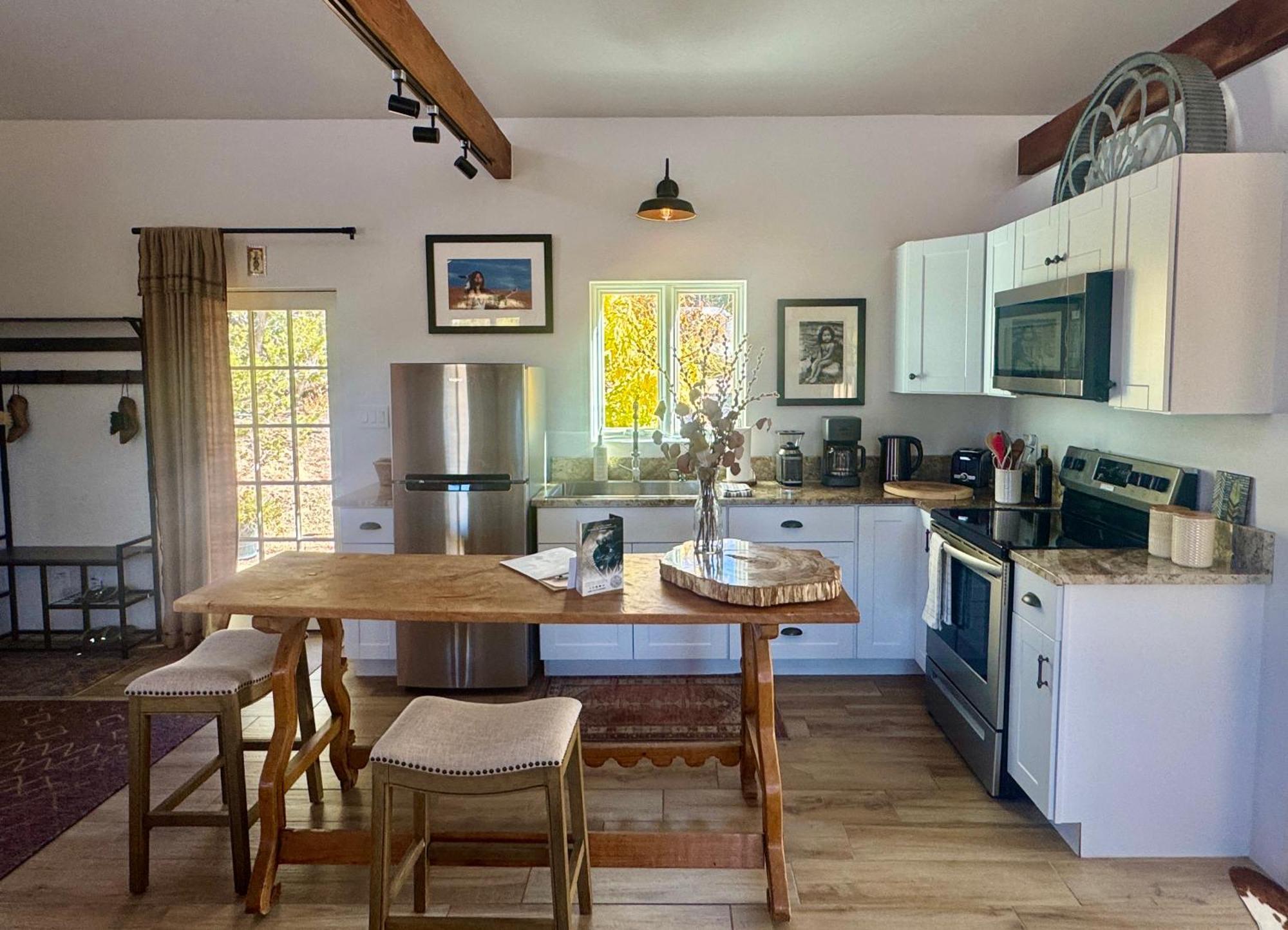 New Private & Intimate Retreat Holiday home *